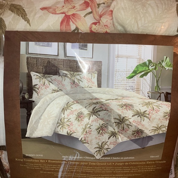 Reversible Tommy Bahama King Bonny Cove Set - Picture 5 of 12